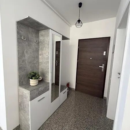 Ralph's Spacious Private Parking Wi-fi Appartement